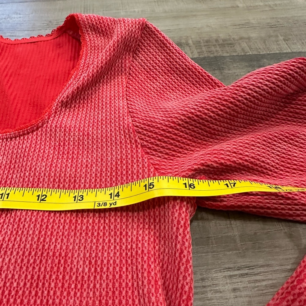 Fabletics Cable Knit Long Sleeve Cropped Top – Strawberry Red Wash M/L - Picture 5 of 7
